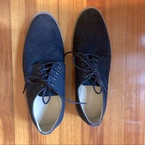 Men’s blue suede oxfords